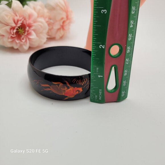 Painted Lacquer Bangle Bracelet Black with Gold Koi Fish - Picture 8 of 10